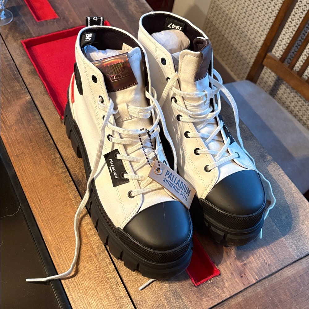 NWT Palladium Revolt Hi TX Star White Platform Boots NWT Size 10 - Picture 8 of 10